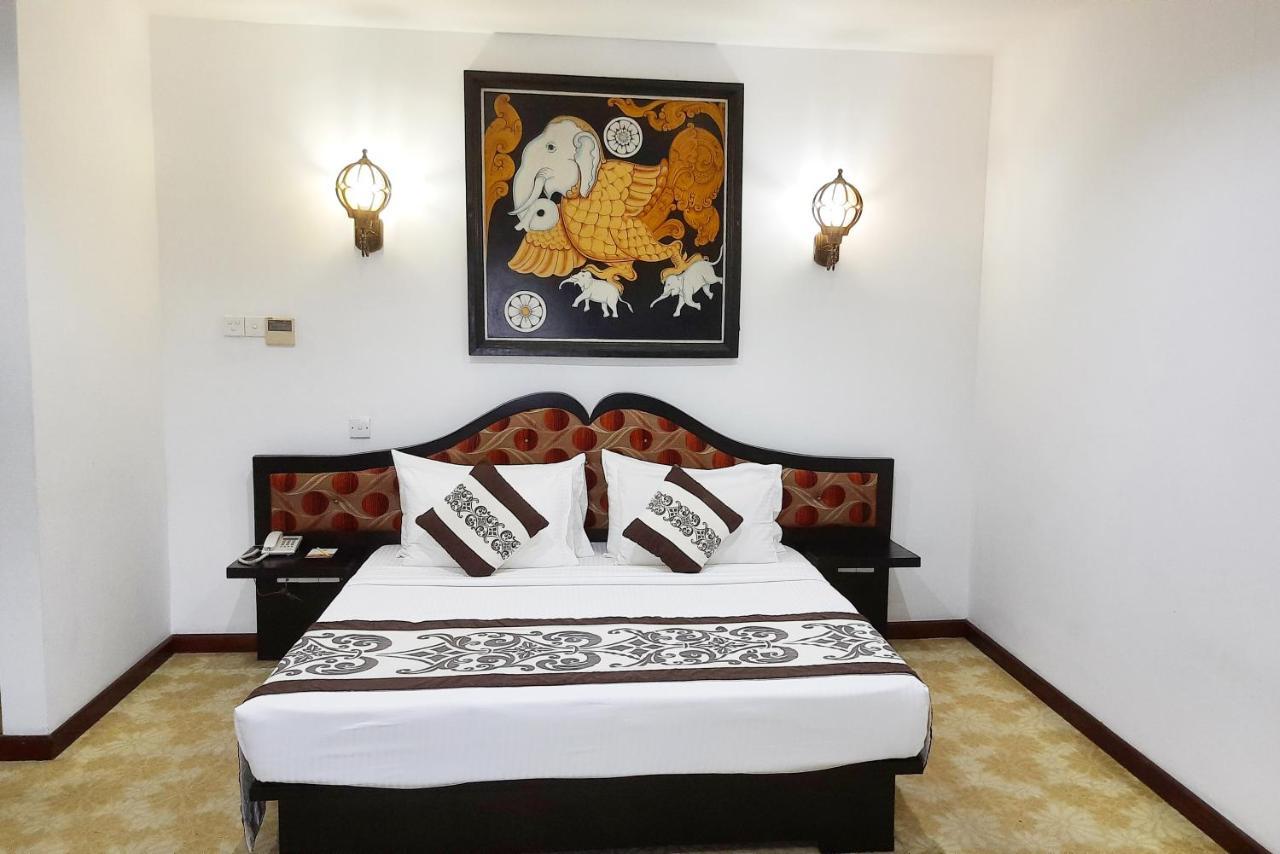 Royal Kandyan Exteriér fotografie